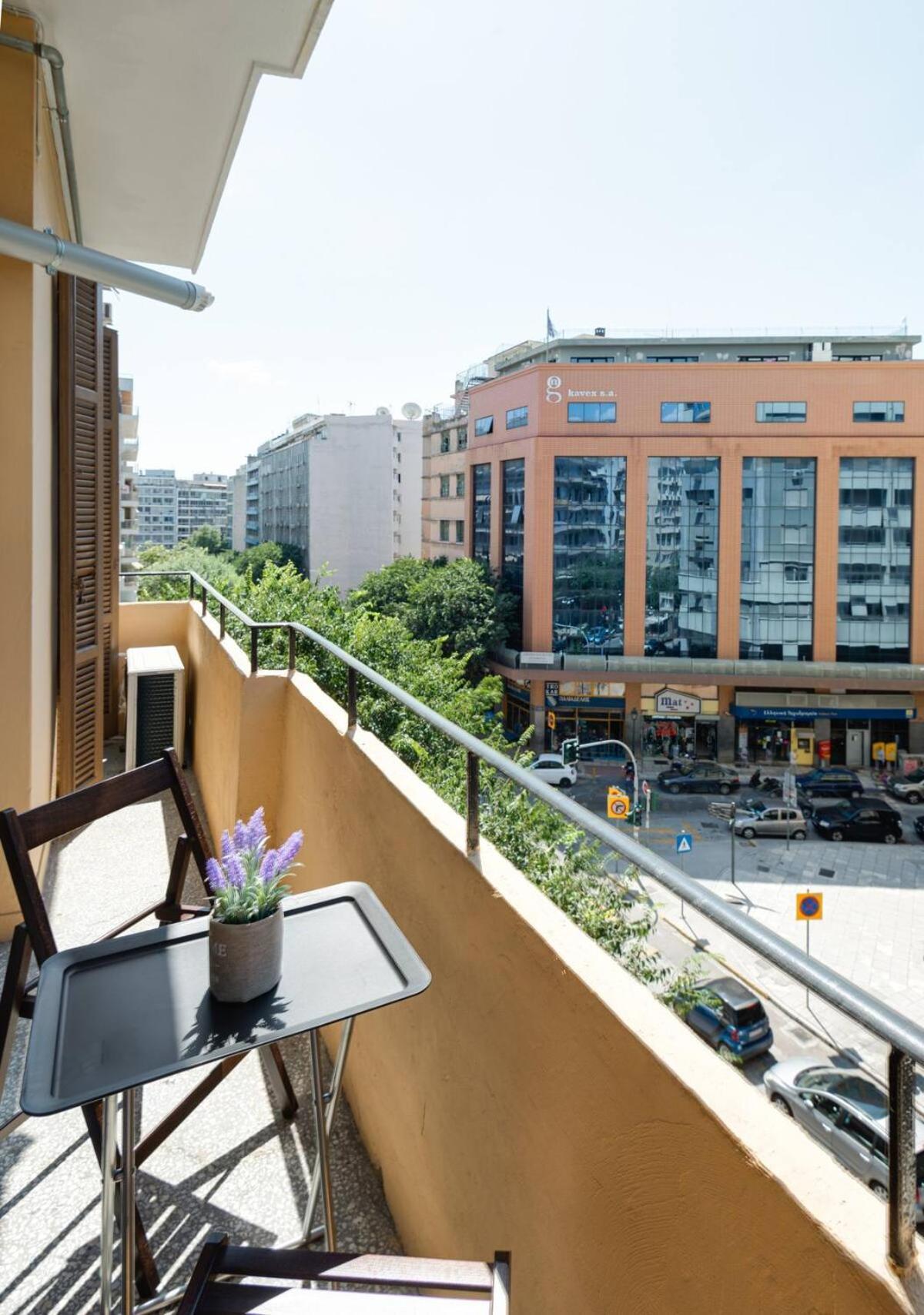 Private Pristine Balcony Home- Heart Of The Center Thessaloniki Exterior foto
